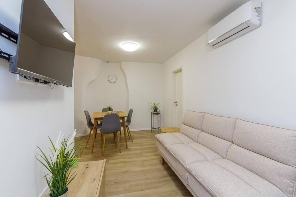 Ferienwohnung House Aves 1 Kaštelir Exterior foto