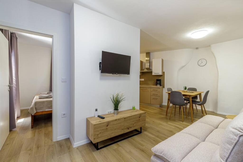 Ferienwohnung House Aves 1 Kaštelir Exterior foto